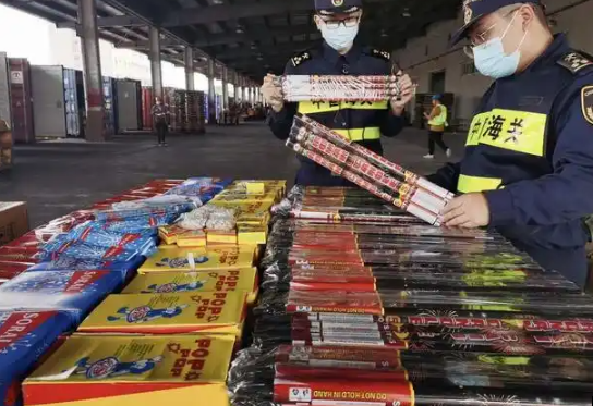 15 吨烟花爆竹瞒报被截！危险品运输违法成本曝光，货代货主必看避坑指南